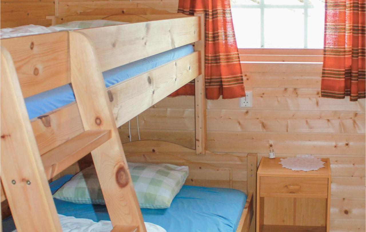 Cozy Home In Fjaerland With House A Mountain View Dış mekan fotoğraf