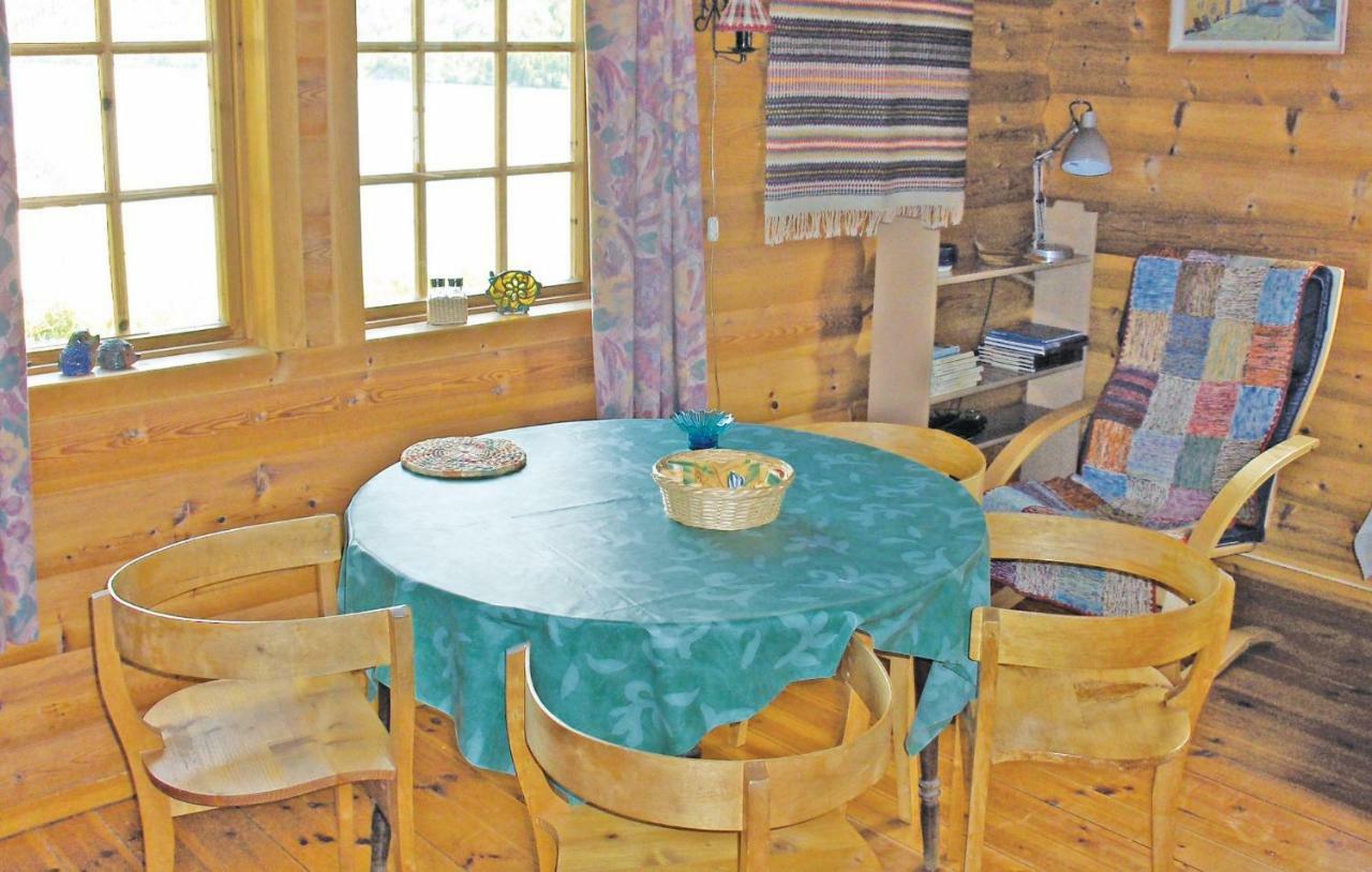 Cozy Home In Fjaerland With House A Mountain View Dış mekan fotoğraf
